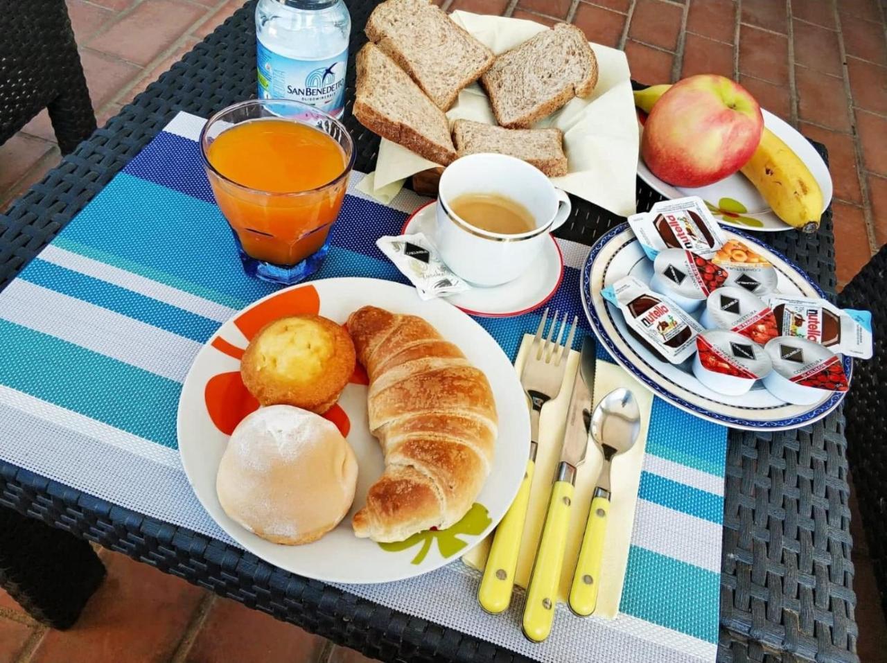 Apulia Time Hotel Бари Екстериор снимка